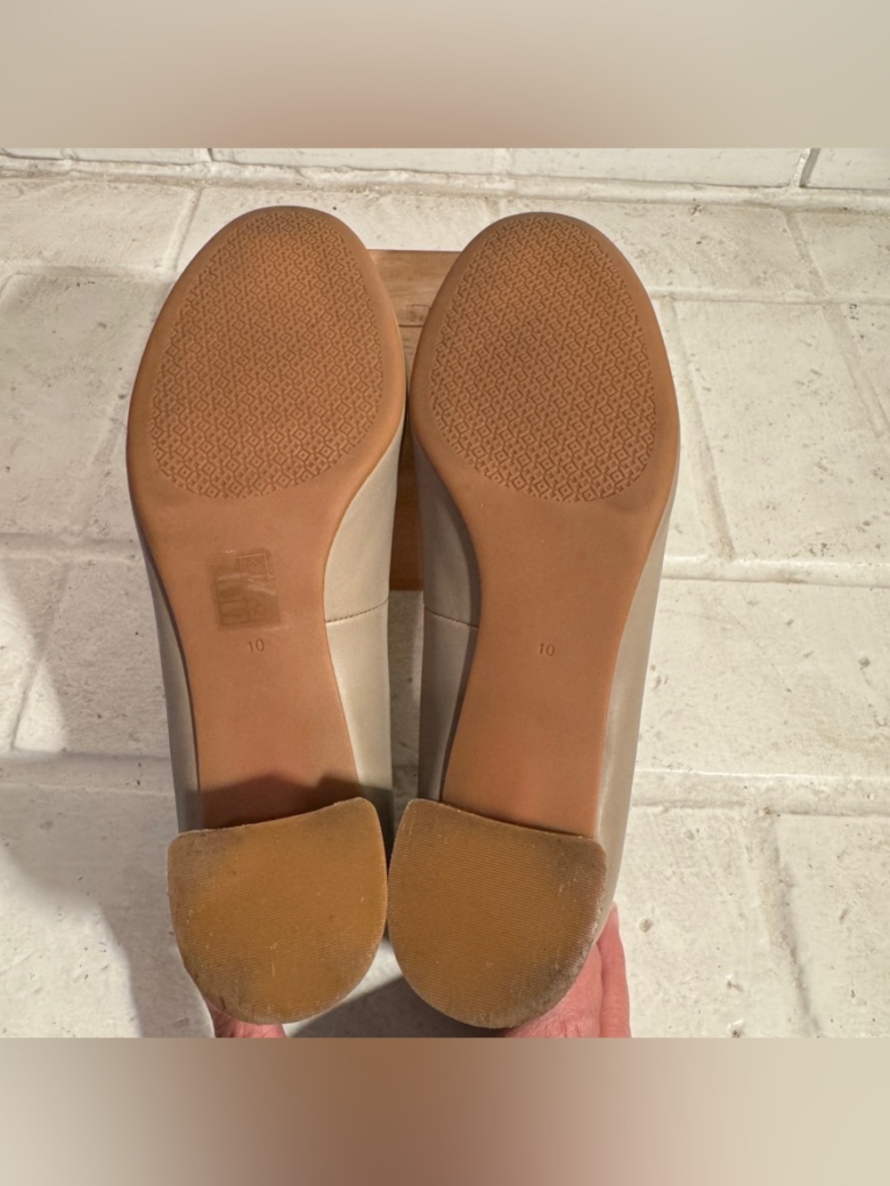 Tory Burch Claire 50mm Round Toe Pump French Gray Gold Size 10 - Picture 15 of 16